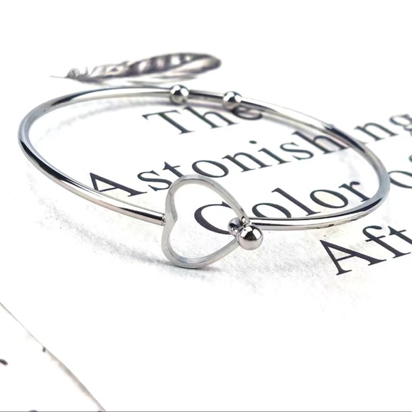 NWT ❤️ TITANIUM STAINLESS STEEL SILVER WIRE OPEN HEART BRACELET Unisex One Size - Picture 2 of 7